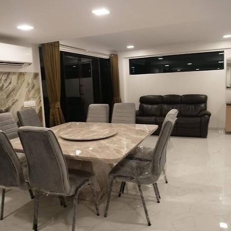 Stayhaven Starmount 4Bhk & Pool Bombay Esterno foto