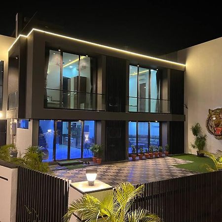 Stayhaven Starmount 4Bhk & Pool Bombay Esterno foto