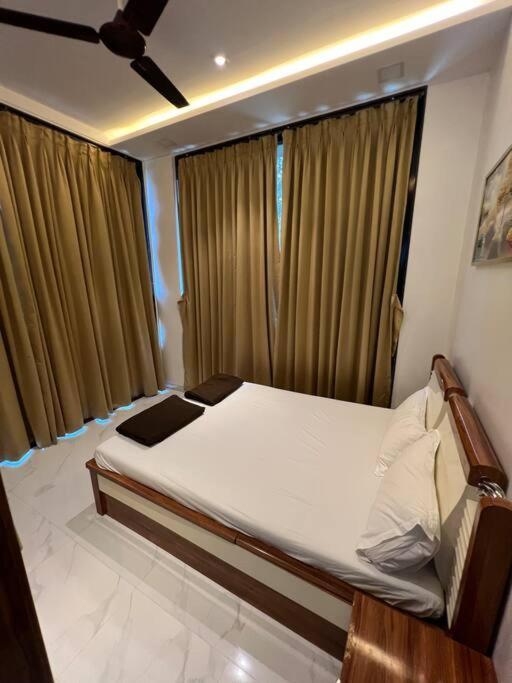 Stayhaven Starmount 4Bhk & Pool Bombay Esterno foto