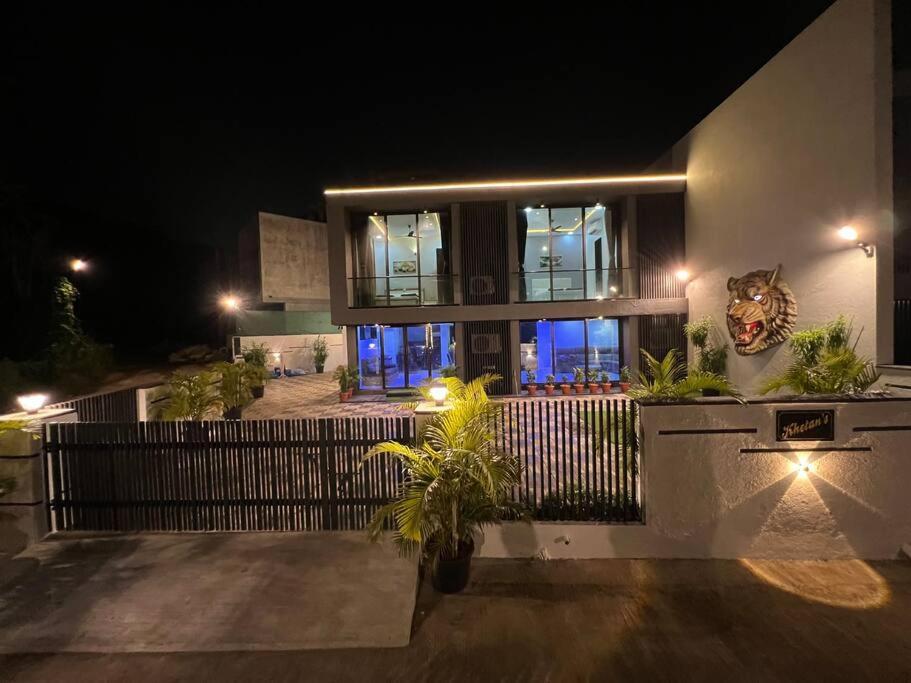 Stayhaven Starmount 4Bhk & Pool Bombay Esterno foto